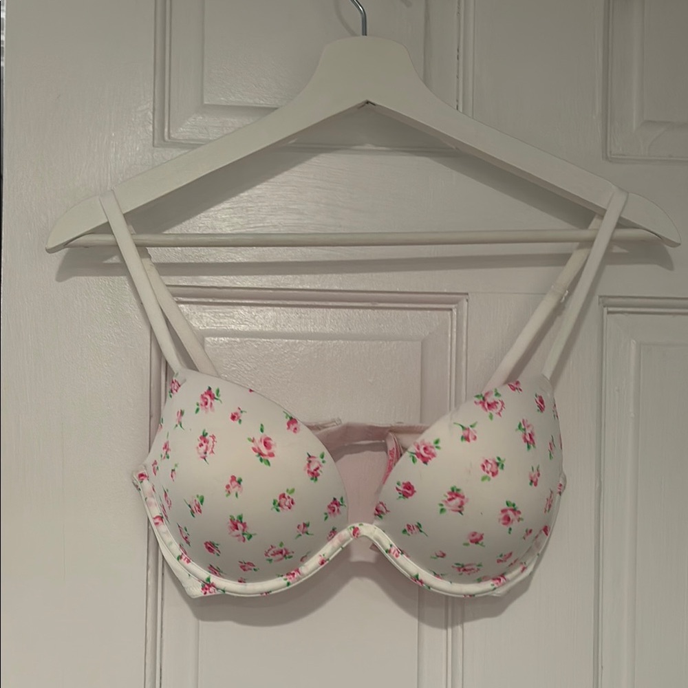 Victoria's Secret 32D Push Up Bra